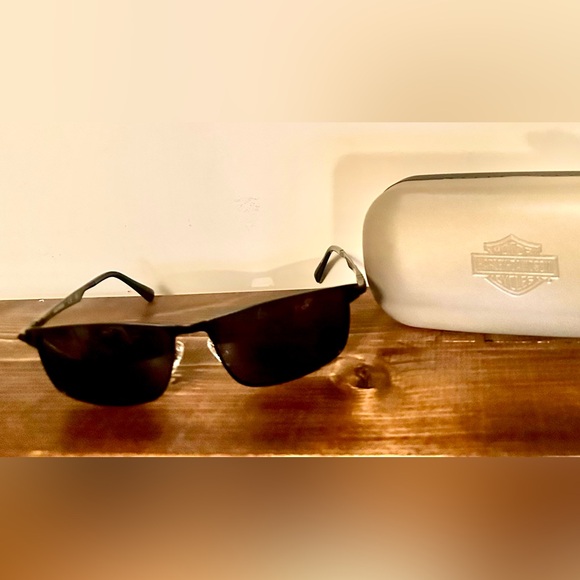 Harley-Davidson HD0957X Sunglasses Sunglasses with Case